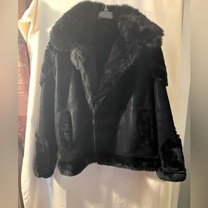 Jordan Craig Black Label
All black with hood.
Smoke free home
Size 2X.